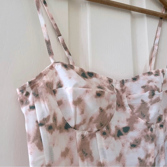 PrettyLittleThing structured corset top, size 8 - Picture 2 of 6